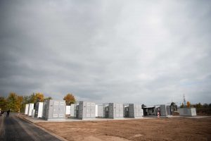 Fernaufnahme des Batteriespeicherparks von Survive.